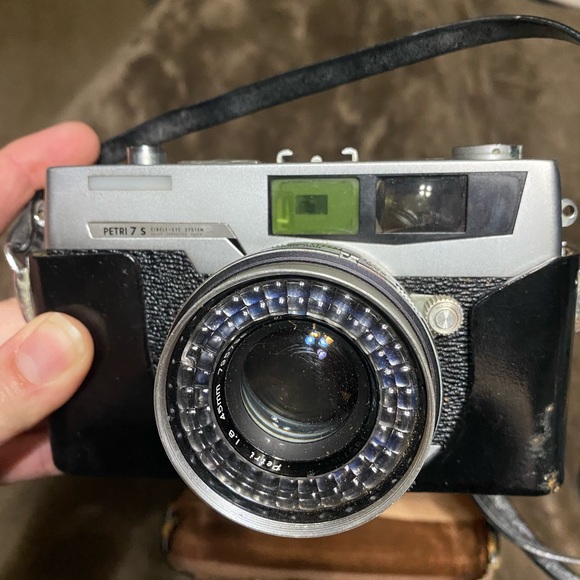 Petri 7 s vintage camera and accessories - Picture 2 of 9